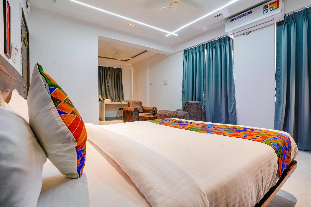 Fabhotel Crystal Inn - Nr Suvarndeep Chowk Pimpri-Chinchwad Exteriér fotografie